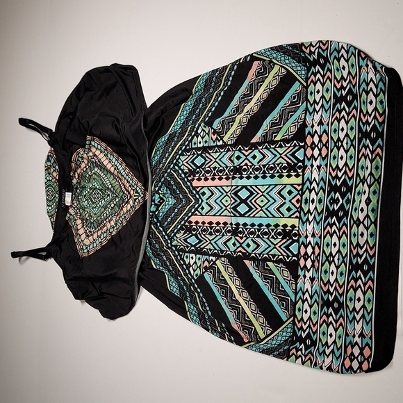 Venus  Swim Dress Coverup Size Medium - Picture 2 of 10